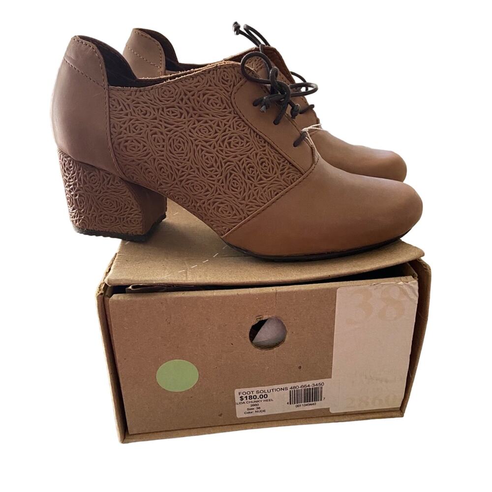 Sergio Tomani Elida Chunky Heel Shoes NEW 38 7.5